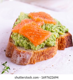 Crispy Toast With Avocado And Salted Salmon