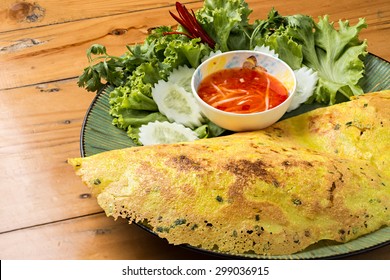 Crispy Vietnamese omelet