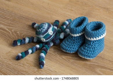 Pieuvre De Crochet Pour Bebe Premature Photo De Stock Modifiable