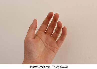 crooked finger, hand, broken pinky
