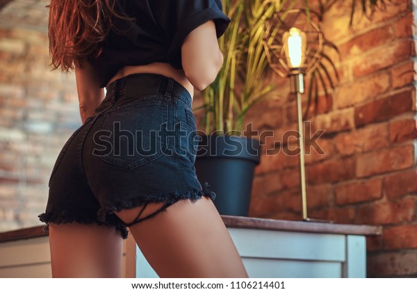 Hot Girl Showing Her Ass
