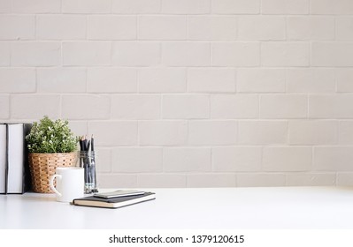 832,854 Workspace Images, Stock Photos & Vectors | Shutterstock