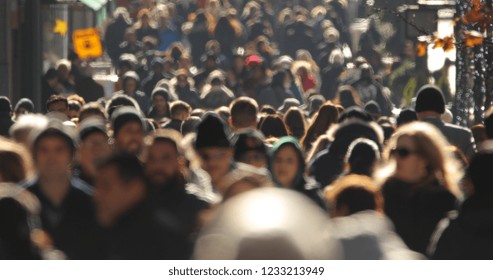 Menschenmenge auf der Straße