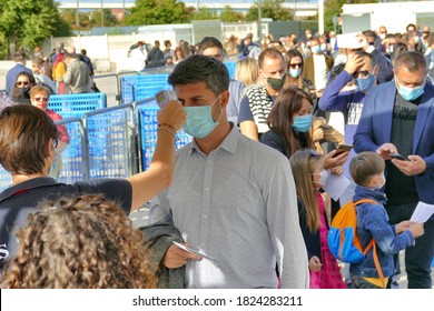 Crowd Of Visitors At A Fair Waiting In Line For Admittance Wearing Protective Face Mask Turin Italy September 27 2020