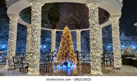 Crown Plaza Hotel Georgia, 2020.25.12. Borjomi, Borjomi River. New Year Holiday 2021. Christmas Tree