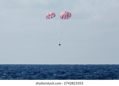 CRS-6 Splashdown (2015). - Space exploration photo.