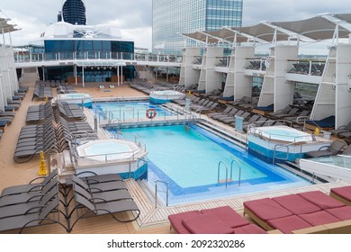 Cruise Ship Deck Swimming Pool Stock Photo 2092320286 | Shutterstock