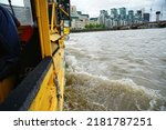 Cruising the River Thames on an amphibious vehicle