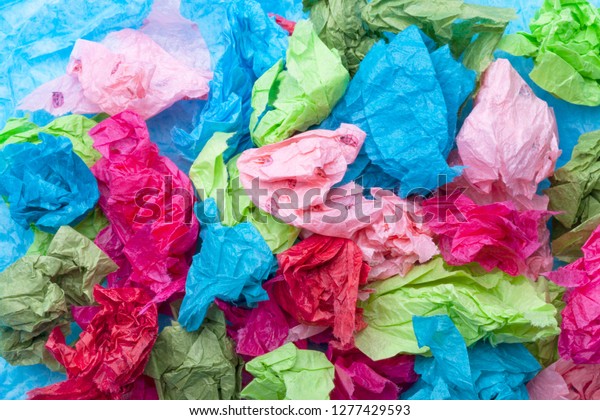 colored newspaper bolsas