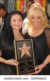 Crystal Gayle And Tanya Tucker  At The Ceremony Honoring Crystal Gayle With A Star On The Hollywood Walk Of Fame. Vine Street, Hollywood, CA. 10-02-09