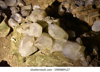 Cristales en una cueva de cristal en Suiza