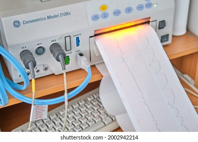 CTG device with monitoring of the state of health of the mother and child during childbirth in the hospital. Cardiotocograph device for measuring the baby pulse - Russia, Moscow Region, June 23, 2021