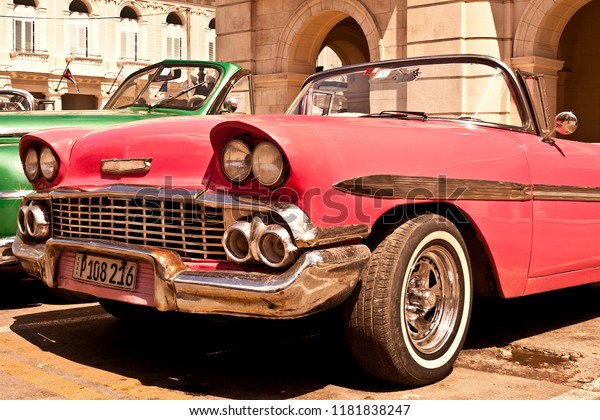 Cuba Old Car\
pink