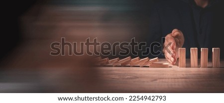 cube blocks stop falling blocks on table.