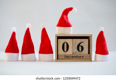 Cube Wooden Calendar Showing Date On Stock Photo 1250049472 | Shutterstock