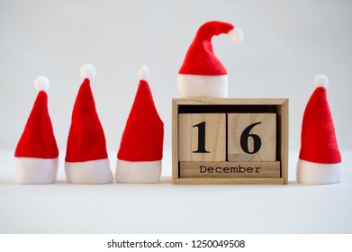 Cube Wooden Calendar Showing Date On Stock Photo 1250049523 | Shutterstock