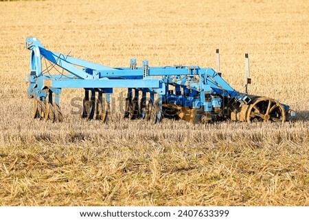 Cultivator plough, Used machine Large spring tine harrow, Short disc harrows cultivator tractor agricultural on the field for field work tined cultivators agricultural machinery for Subsoil loosening