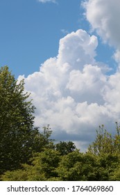 Cumulus Congestus And Cumlonimbus Clouds