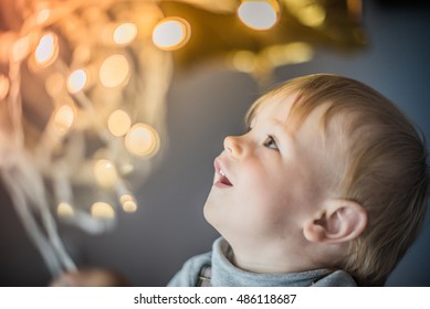 Child wonder christmas Images, Stock Photos & Vectors | Shutterstock