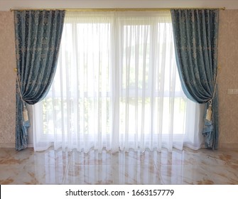 curtains and tulle in a classic stylecurtains and tulle in a classic style