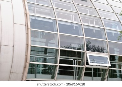 Curved Glass Wall Of Windows On Modern Aluminium Clad Building 