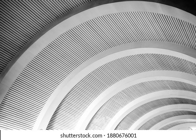 Curved roof arqued in black and white