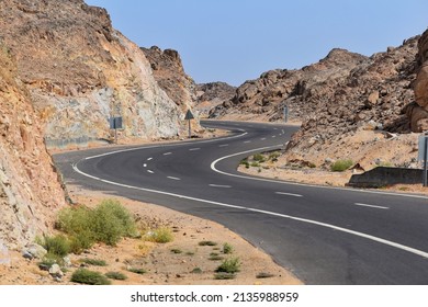 Curvy Mountain Road From Hurghada To Luxor 