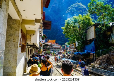 Cusco, Peru; 25 07 2022: Amazing View Of The Train In The Station Of Poroy, Where People Travel To Get To The Ancient City Of Machu Pichu