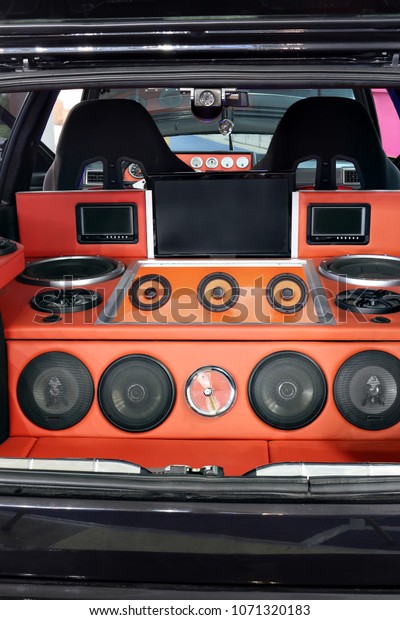custom car powerful audio
system 
