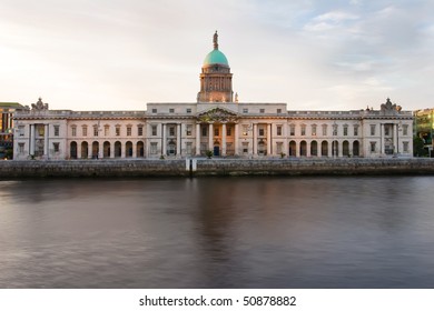 Custom House In Dublin