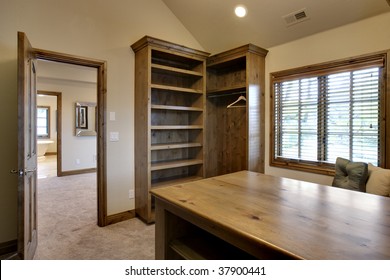 Custom Walk In Closet