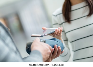 Customer Pay The Bill By Cellphone