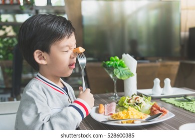 89,683 Kids restaurant Images, Stock Photos & Vectors | Shutterstock