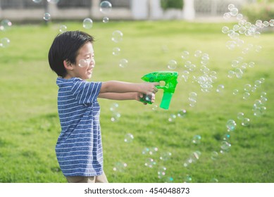 water shooting bubble gun