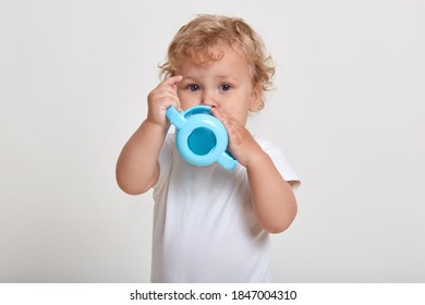 9,388 Boy Holding Drink Cup Images, Stock Photos & Vectors | Shutterstock