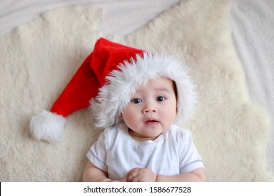 10,942 Christmas newborn baby hat Images, Stock Photos & Vectors ...
