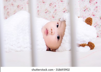 Imagenes Fotos De Stock Y Vectores Sobre Baby Sleeping Crib Asian