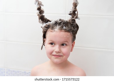 19,197 Children washing hair Images, Stock Photos & Vectors | Shutterstock