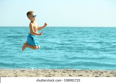 Голые Мальчики На Пляже Фото