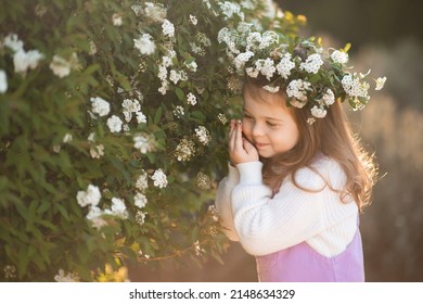 772 Toddlers play outdoors nature bush Images, Stock Photos & Vectors ...