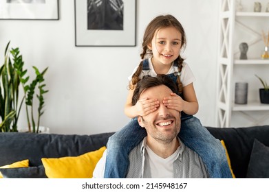 4,063 Girl sitting on father shoulders Images, Stock Photos & Vectors ...