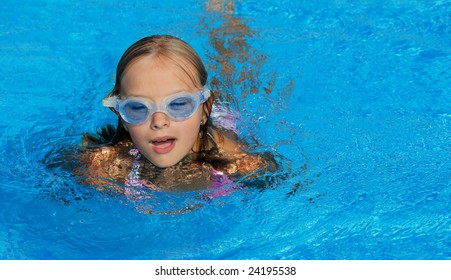 Cute Girl Playing Water Stock Photo 24195538 | Shutterstock