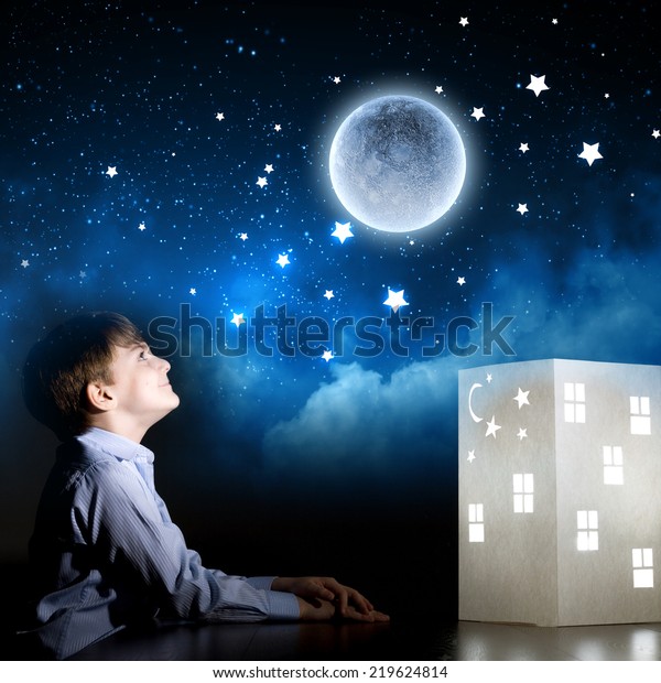 Cute Little Boy Dark Room Dreaming Stockfoto Jetzt