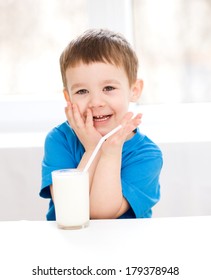 Cute Little Boy Dipping His Tongue Stock Photo 179378948 | Shutterstock