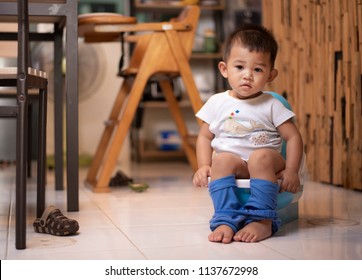 1000 Little Boy Pooping Stock Images Photos Vectors