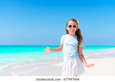 Cute Little Girl Beach During Summer Stock Photo 677997454 | Shutterstock