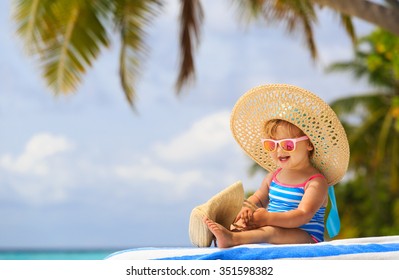 Bebe Plage Images Stock Photos Vectors Shutterstock