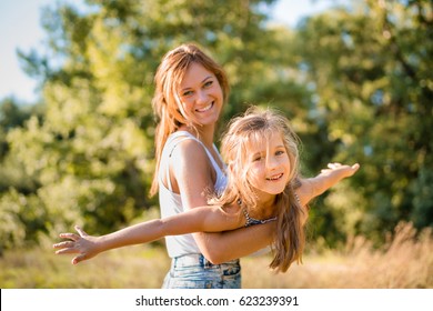 妹 の画像 写真素材 ベクター画像 Shutterstock