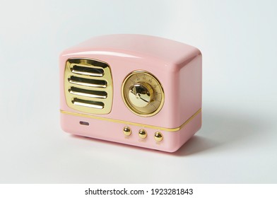 A Cute Pink Vintage Design Radio With Bluetooth And Usb Input. Suitable To Play Your Favourite Songs As Well As Decorative Object For Interior Design Purpose.