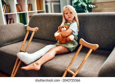 teddy bear on crutches with cast